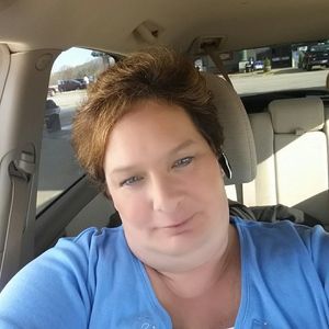 Meet your Posher, Dennise